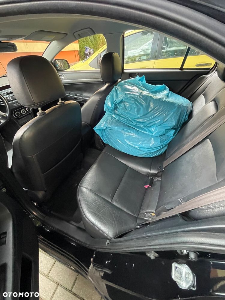 Mitsubishi Lancer - 17