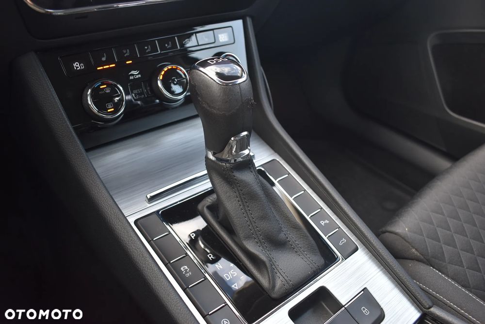 Skoda Superb 2.0 TDI SCR Ambition DSG - 34