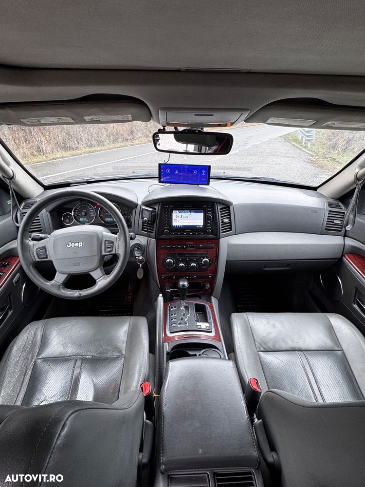 Jeep Grand Cherokee - 10