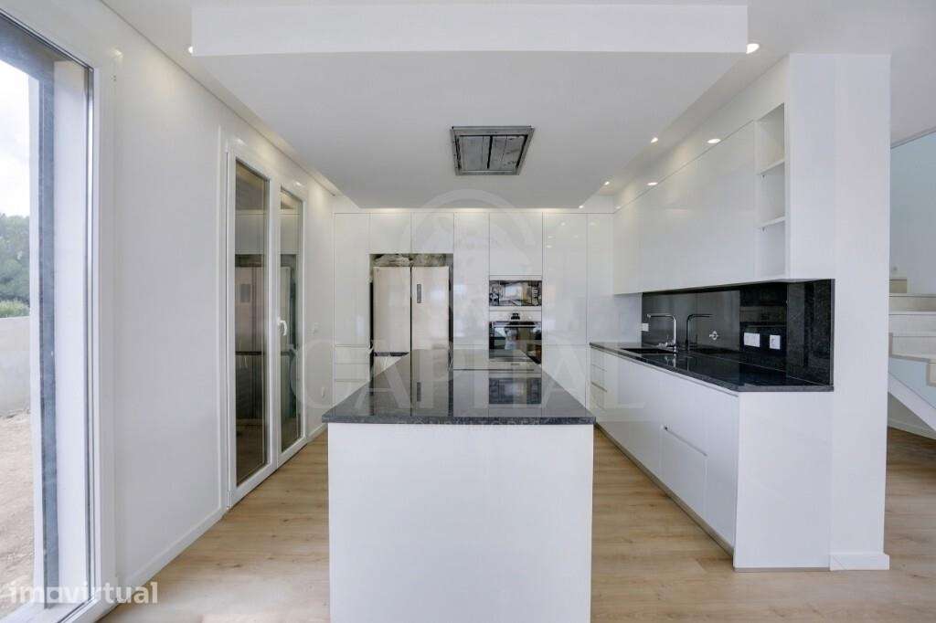 Moradia V3 Isolada com Piscina – Nova – Abrunheira - Grande imagem: 3/40