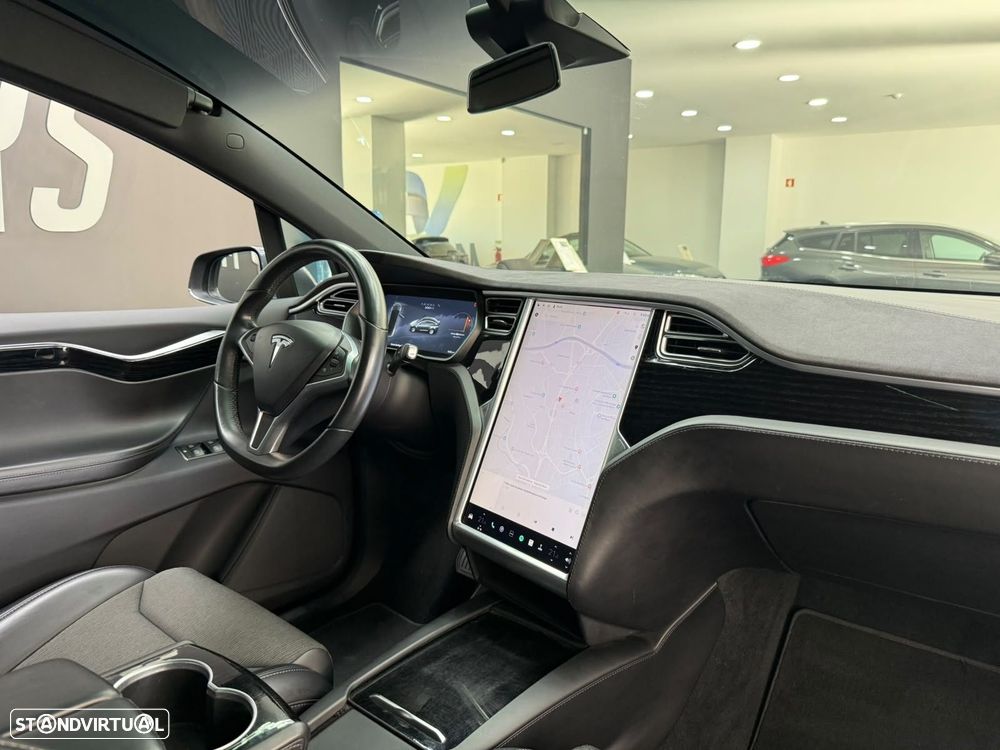 Tesla Model X 100D - 35