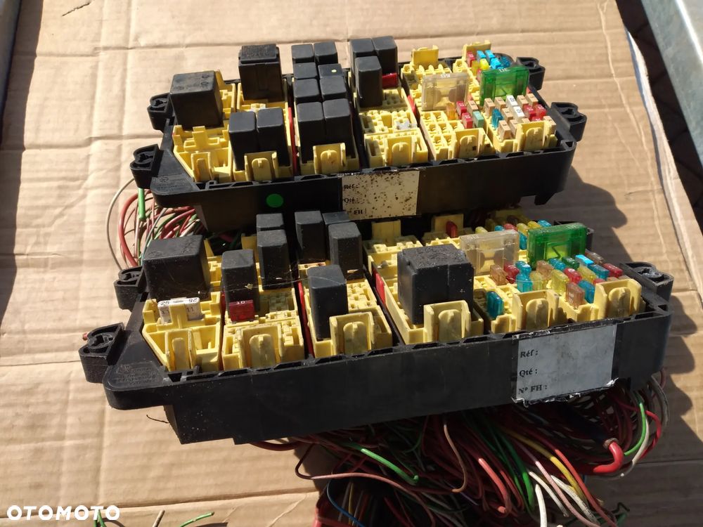 Iveco daily III 99-06r 35s12 35s17 2,3 3,0 drzwi wał resory elektryka zwrotnice pompa wysokiego ciśnienia elementy wnętrza skrzynka bezpieczników i inne części - 40