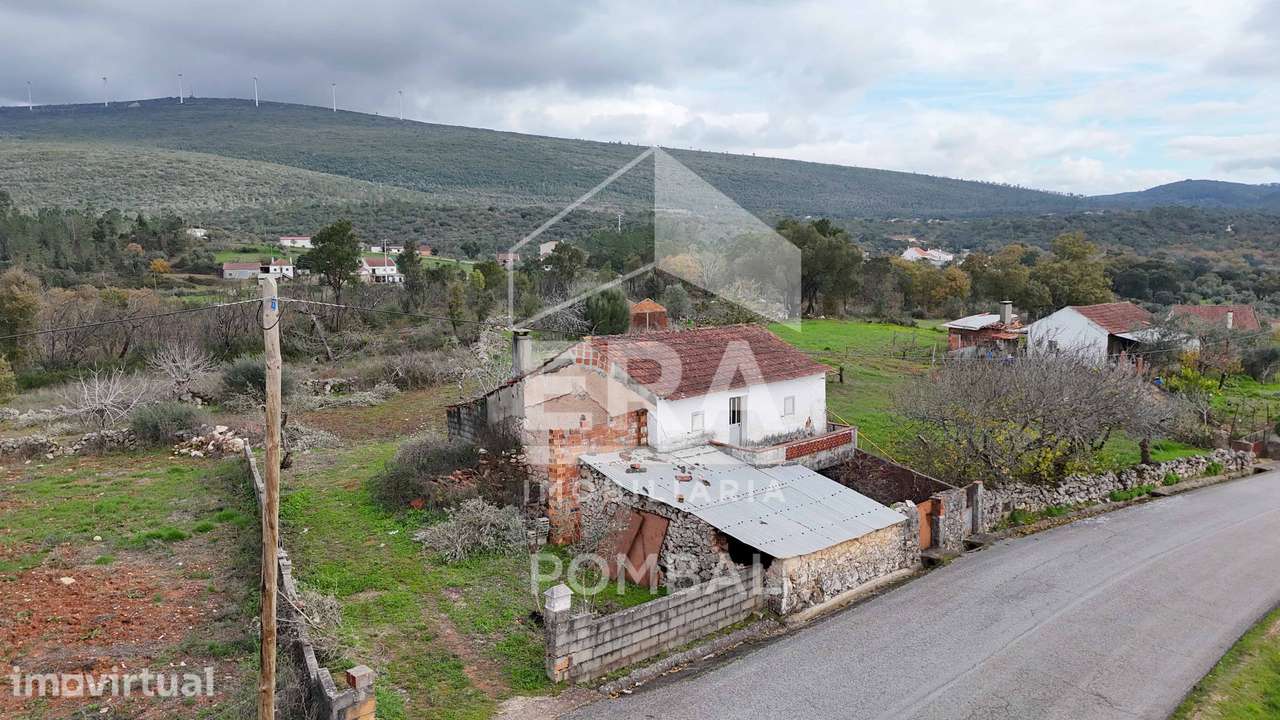 Moradia T4 localizada em Almoster, Alvaiazere - Grande imagem: 4/15