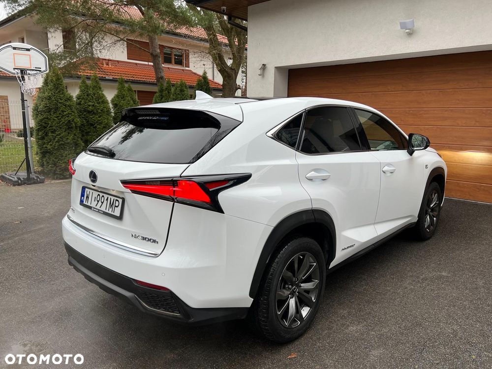 Lexus NX 300h F Sport Edition AWD - 9