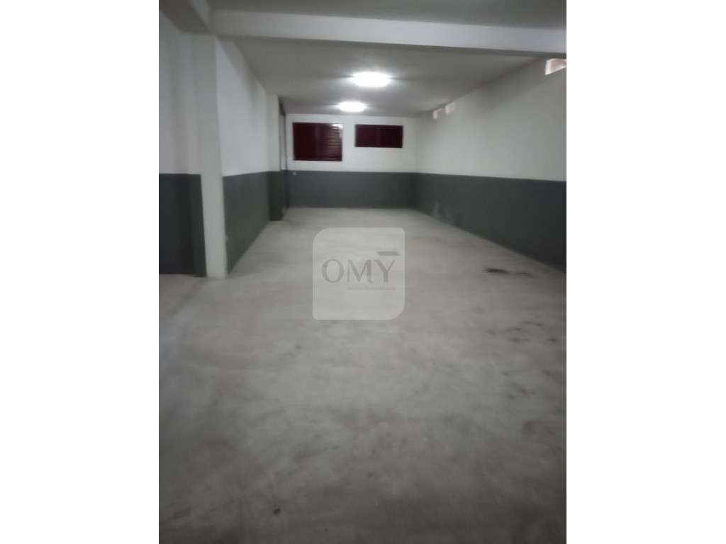 Duas Garagens Fechadas Contiguas na Rua Dom Afonso III em Vila Real - Grande imagem: 2/7