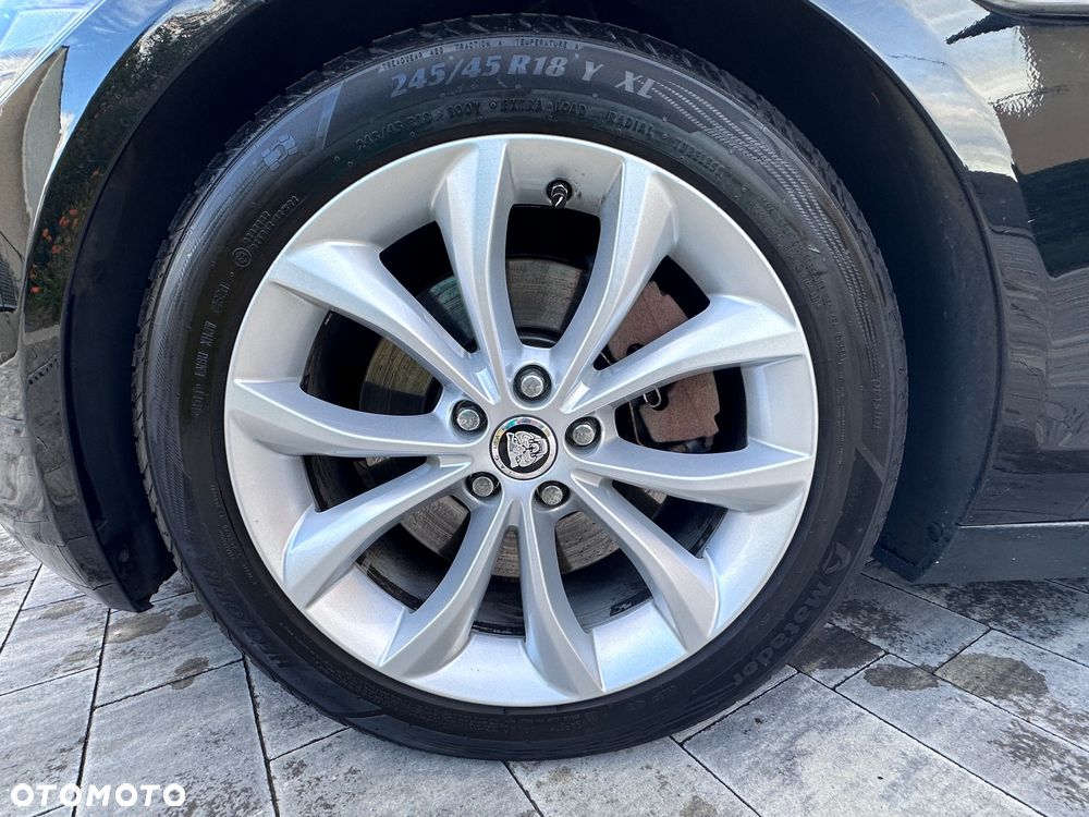 Jaguar XF 2.0 i4D Portfolio - 10