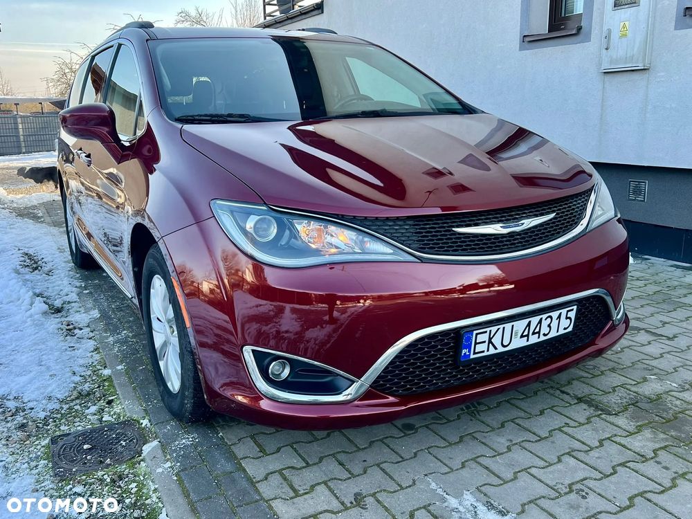 Chrysler Pacifica - 2