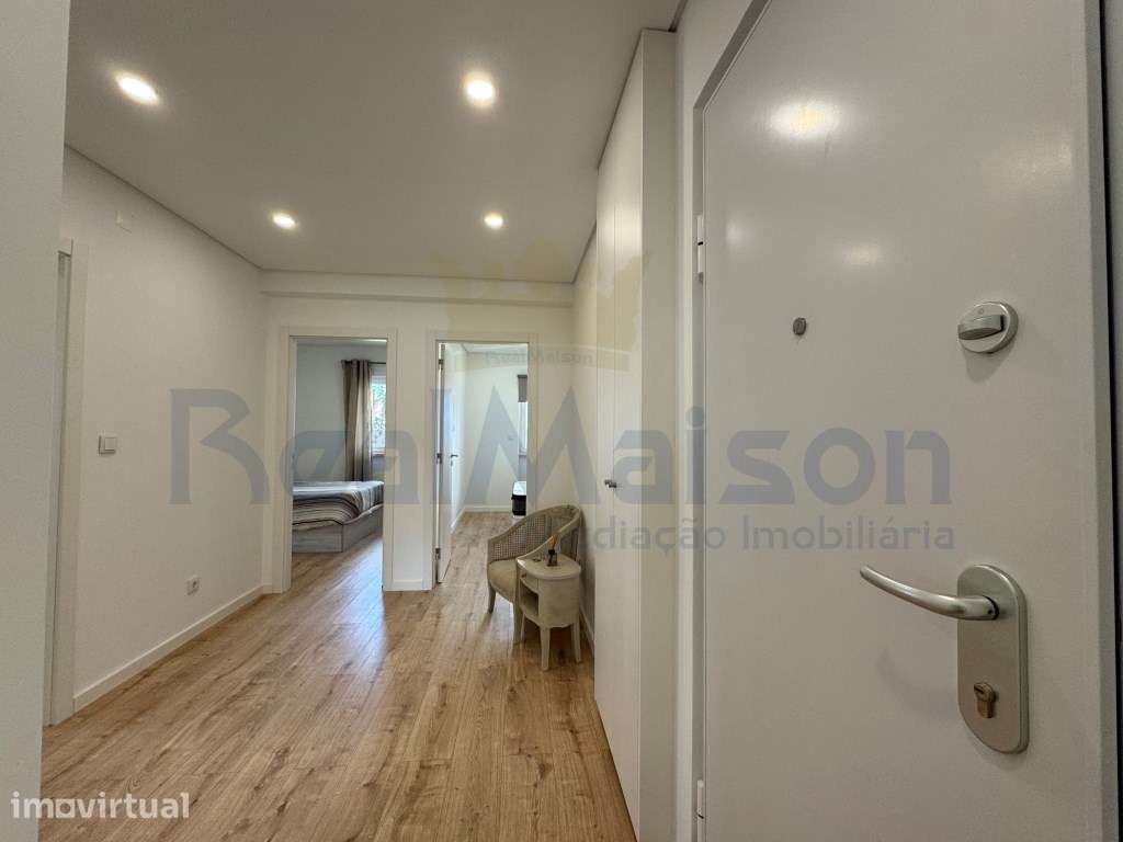 Arrenda-se Apartamento T2 Renovado e Equipado - Mem Martins - Grande imagem: 4/16