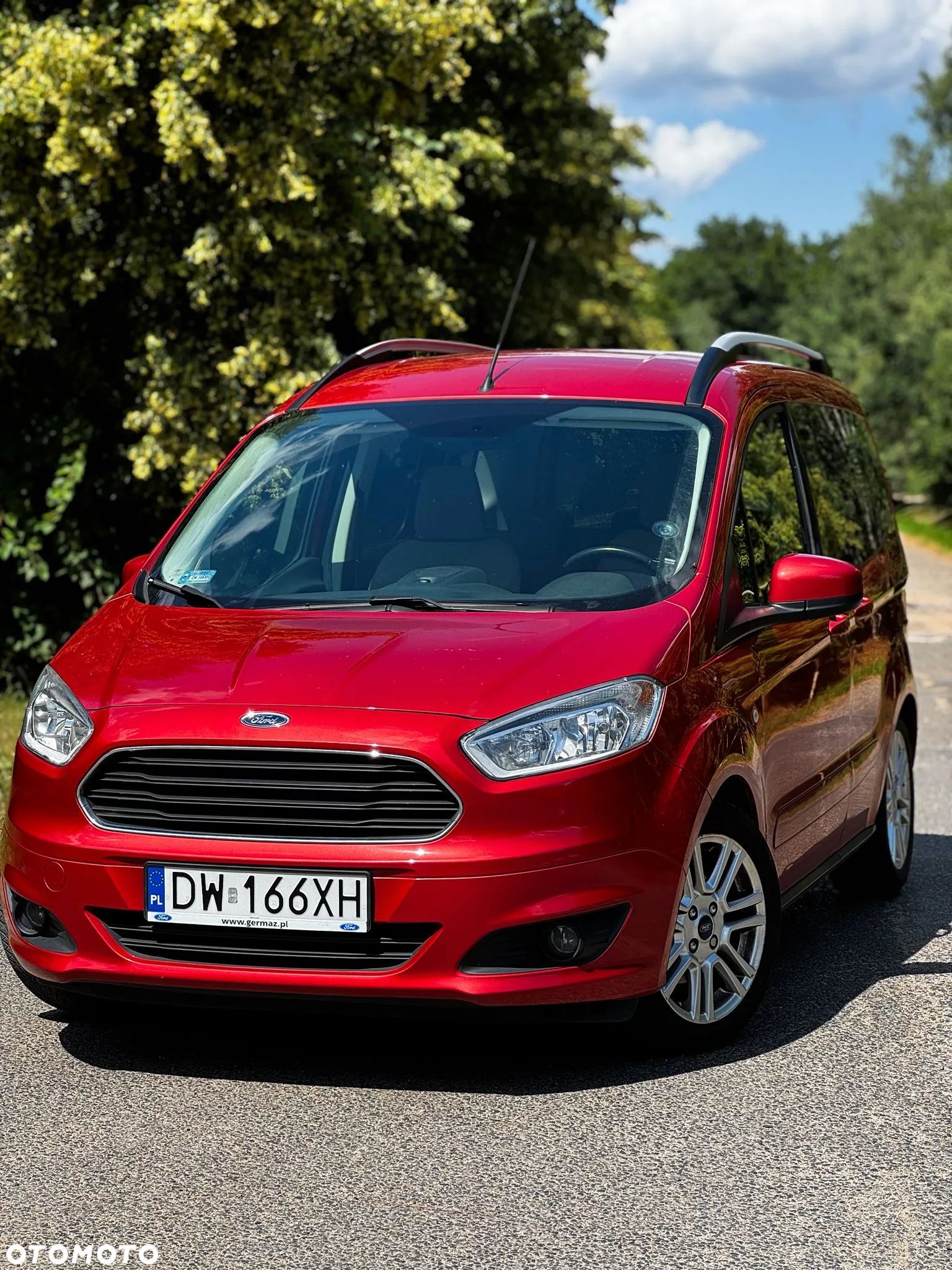 Ford Tourneo Courier 1.0 EcoBoost Titanium - 1