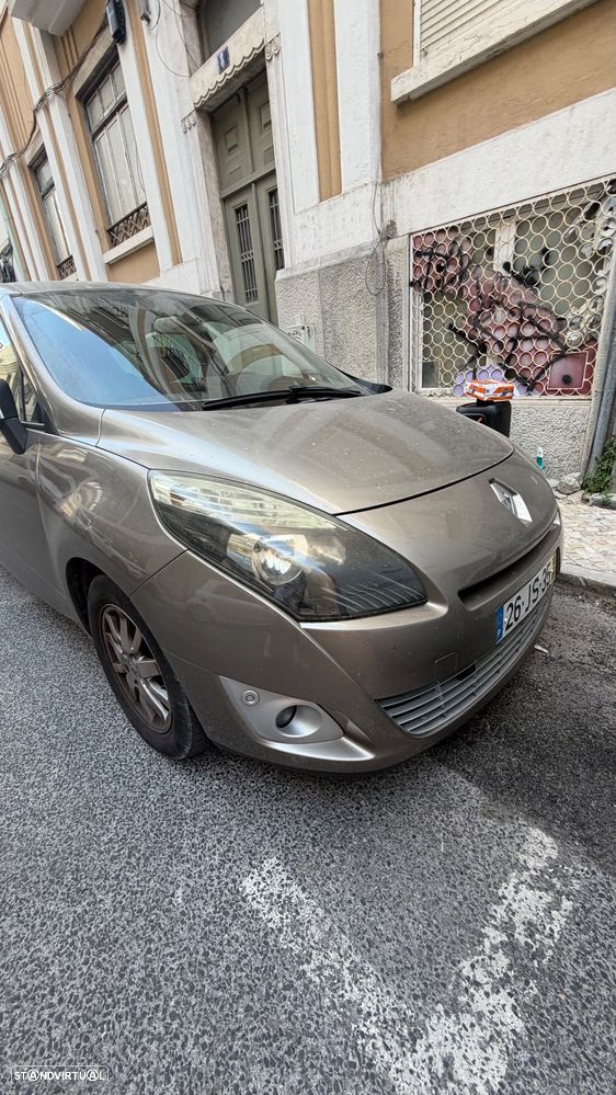 Renault Grand Scénic 2010 photo 2