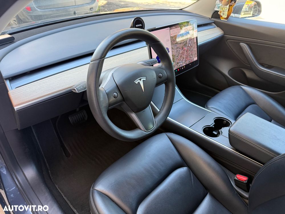 Tesla Model 3 - 16