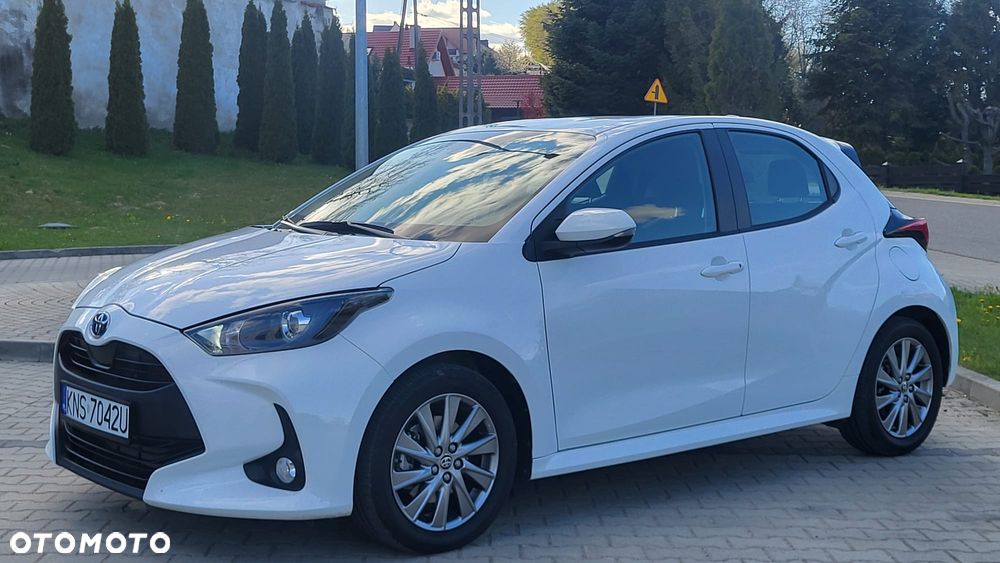 Toyota Yaris Hybrid 100 Dynamic - 8