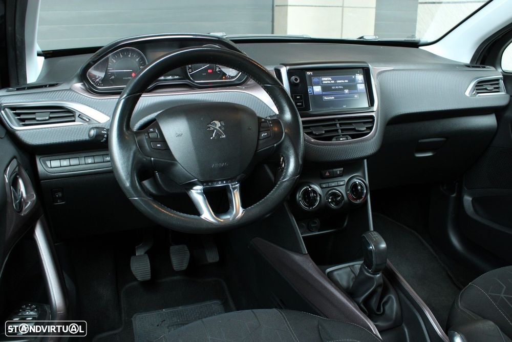 Peugeot 2008 1.2 PureTech Allure - 5