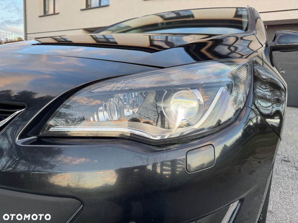 Opel Astra 1.6 CDTI Cosmo - 11