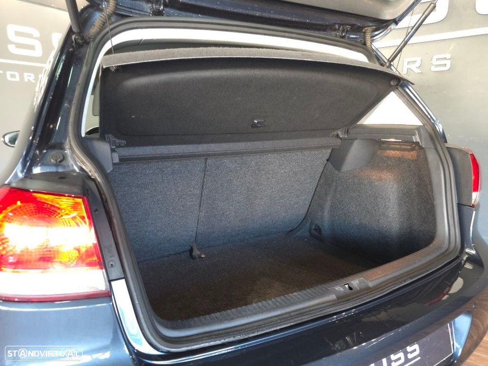 VW Golf 1.6 TDi Trendline BlueMotion - 13