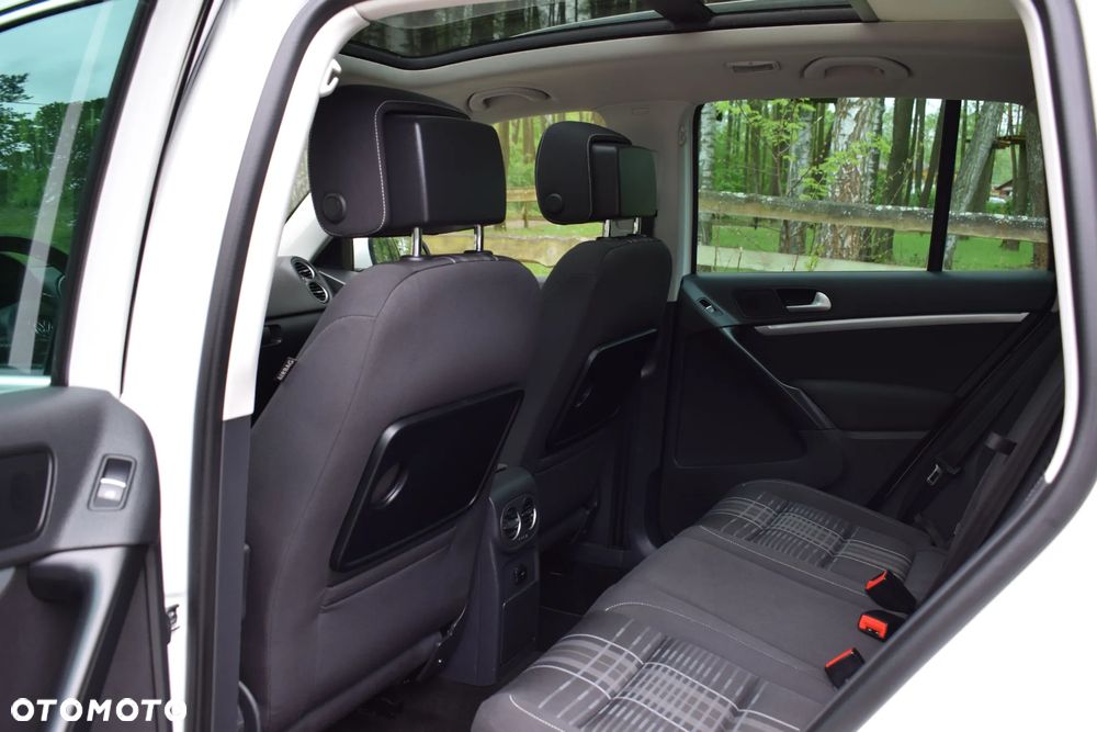 Volkswagen Tiguan 2.0 TDI DPF BlueMotion Technology Lounge Sport & Style - 17