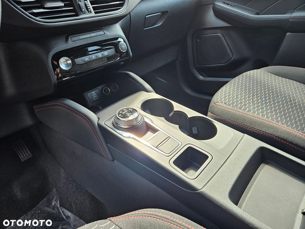 Ford Kuga 2.5 FHEV FWD ST-Line - 24