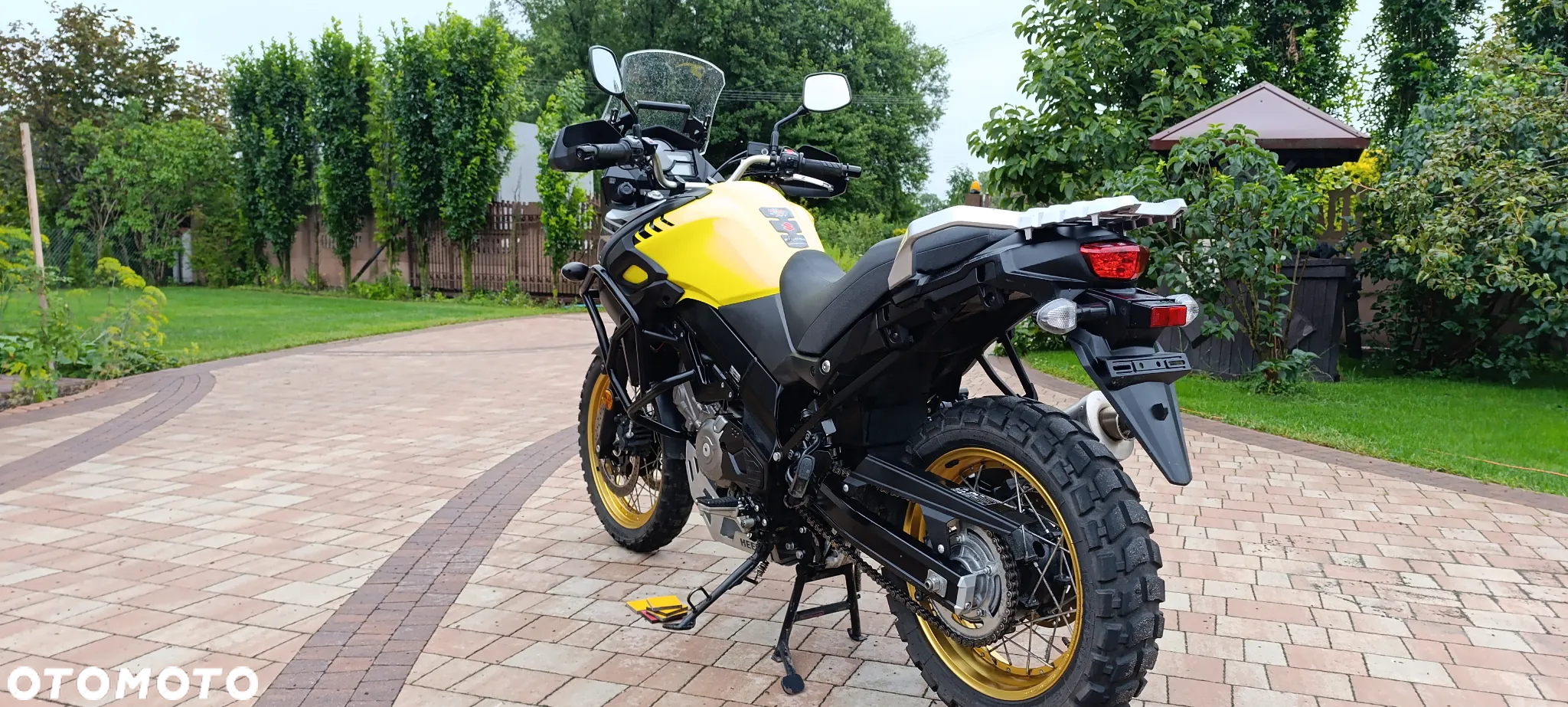 Suzuki V-STROM - 2