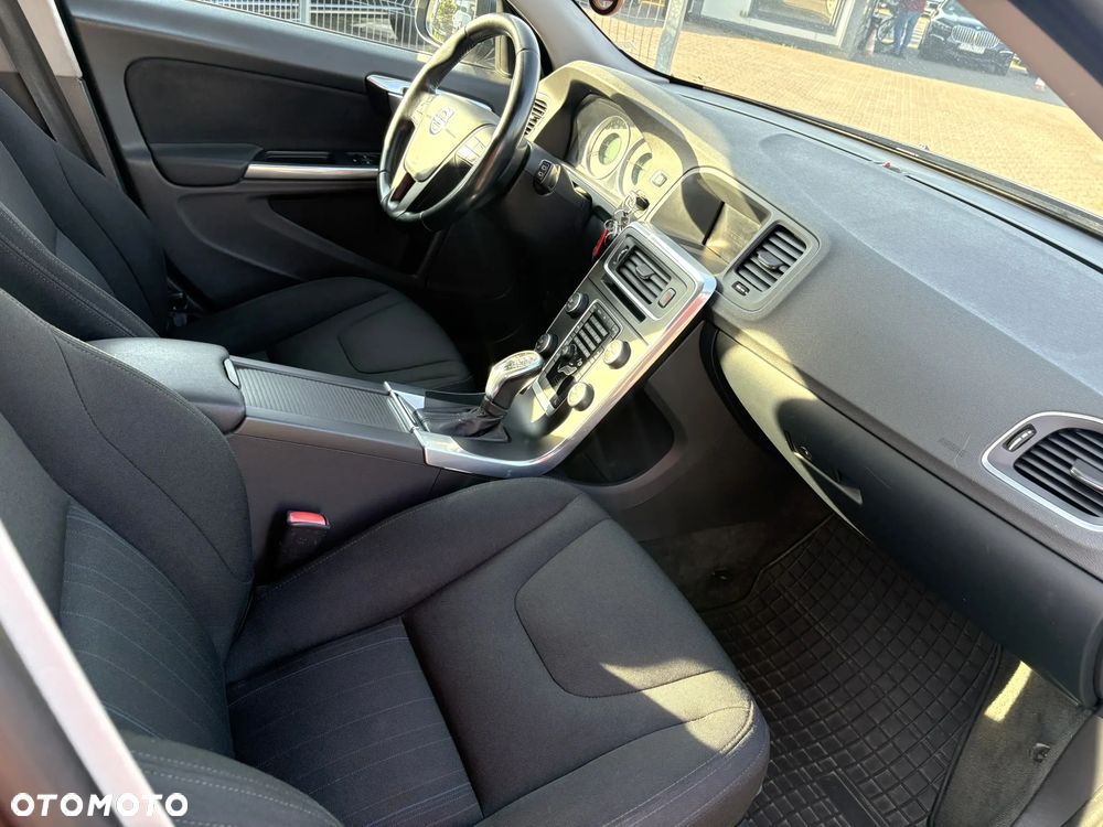 Volvo V60 D4 Geartronic Kinetic - 23