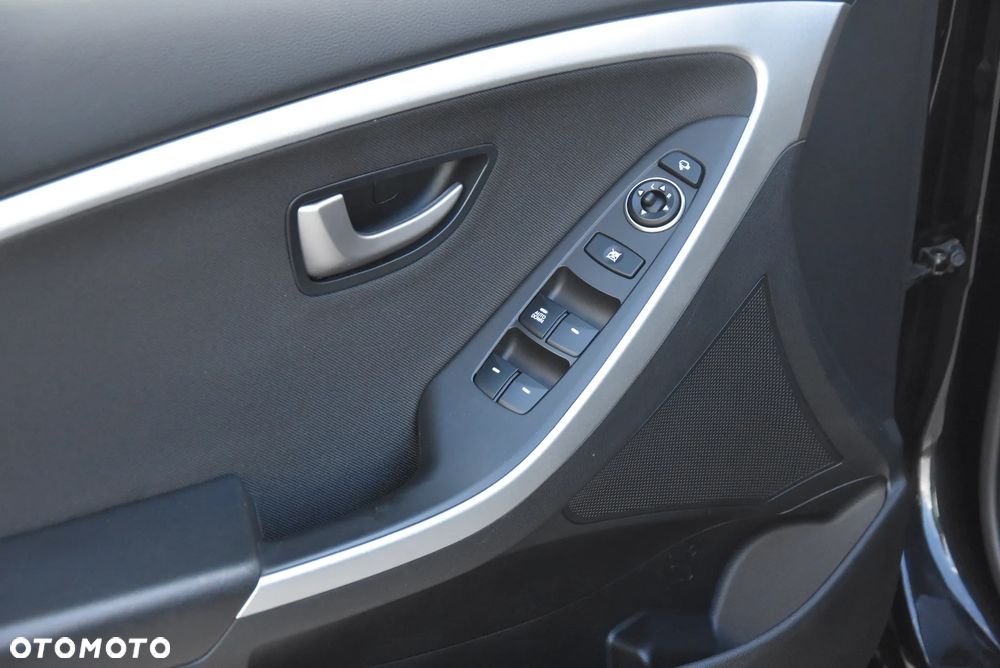 Hyundai i30 blue 1.4 Classic Navigation - 26