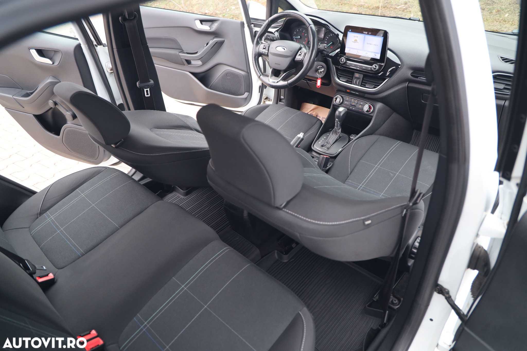 Ford Fiesta 1.0 EcoBoost Powershift Trend - 11