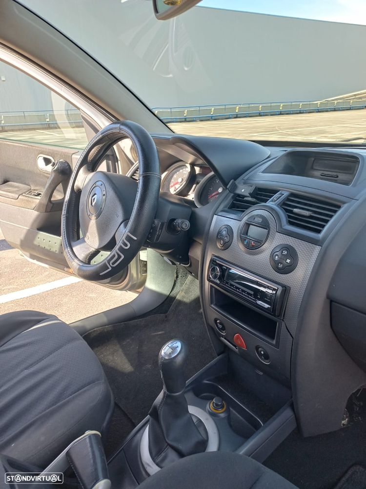 Renault Mégane Break 1.5 dCi C Authentique - 10