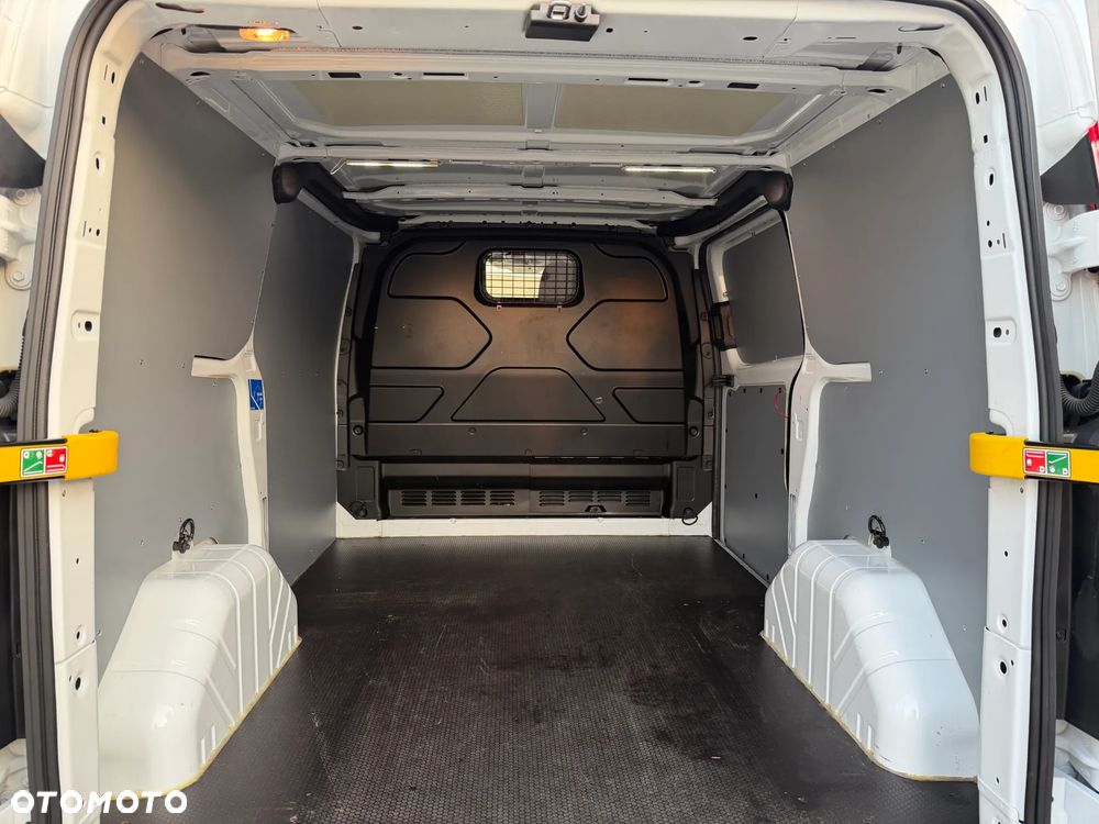 Ford Custom L1H1 - 24