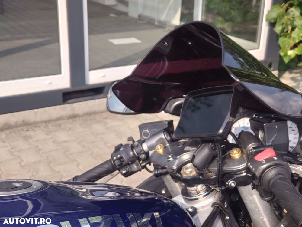 Suzuki GSX 1300R Hayabusa - 11
