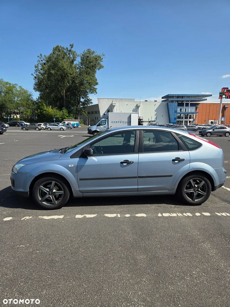Ford Focus 1.4 Trend - 4