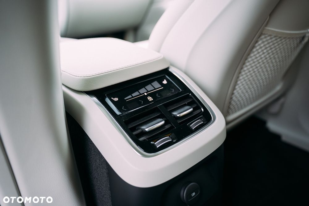Volvo XC 90 T8 AWD Plug-In Hybrid Plus Bright 7os - 14