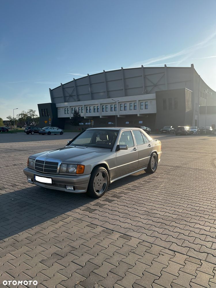 Mercedes-Benz W201 (190) - 1