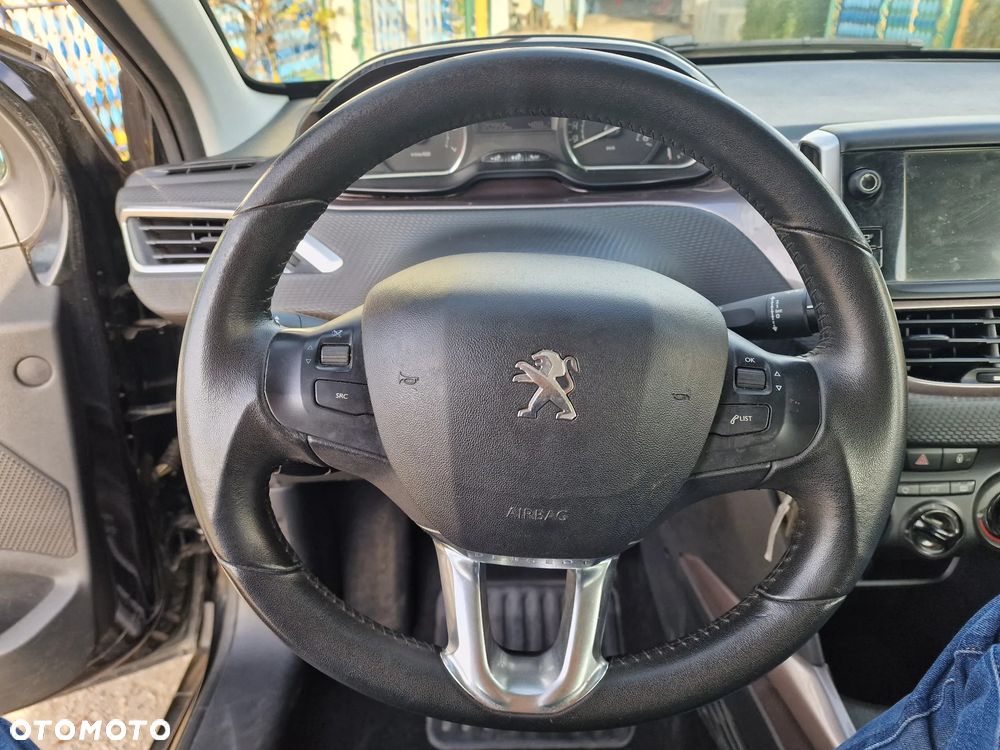 Peugeot 2008 1.2 Pure Tech Active EU6 - 31