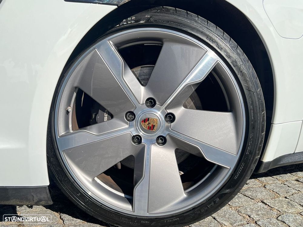 Porsche Taycan - 10