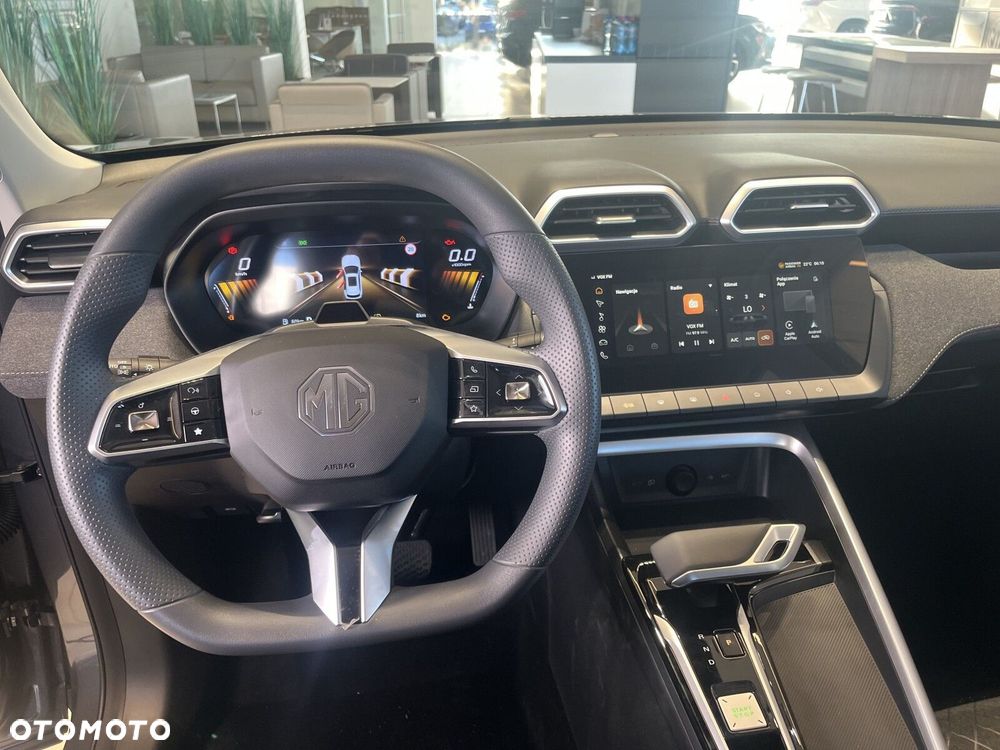 MG ZS Hybrid+ - 16