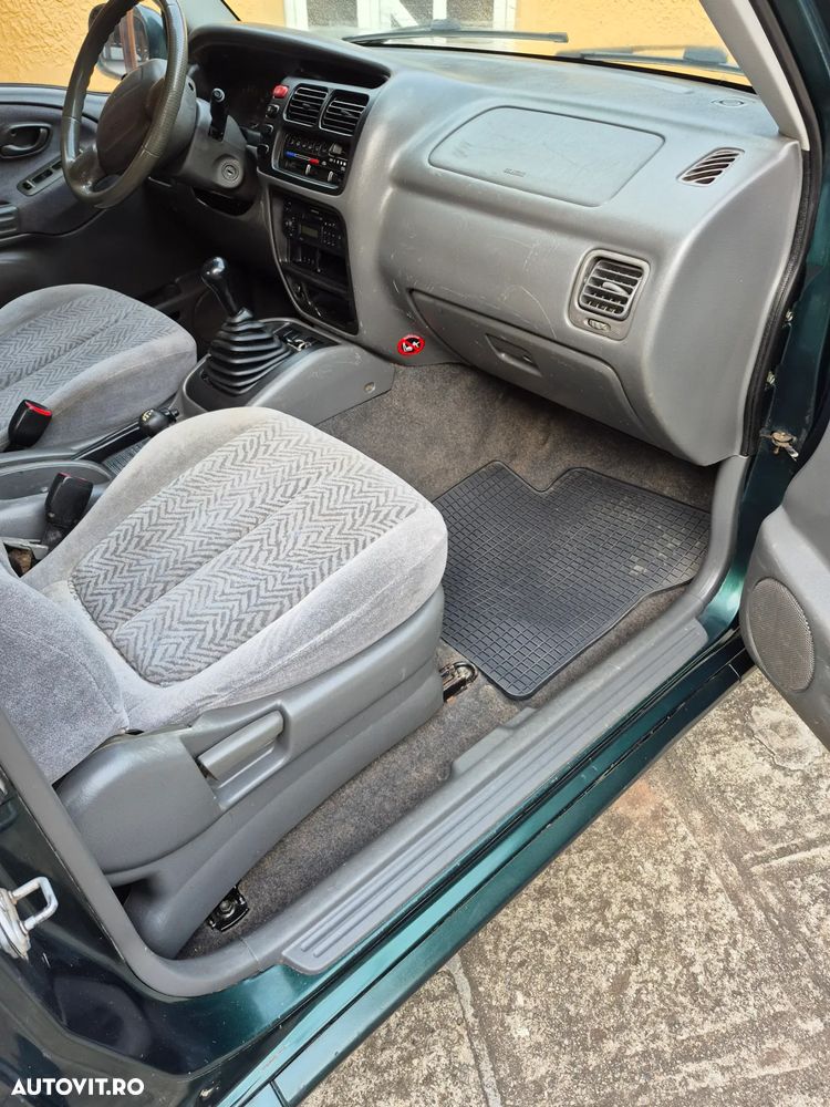 Suzuki Grand Vitara 1.6 Comfort - 16