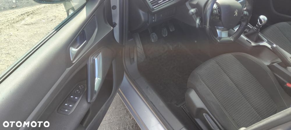 Peugeot 308 PureTech 130 Stop & Start Style - 15