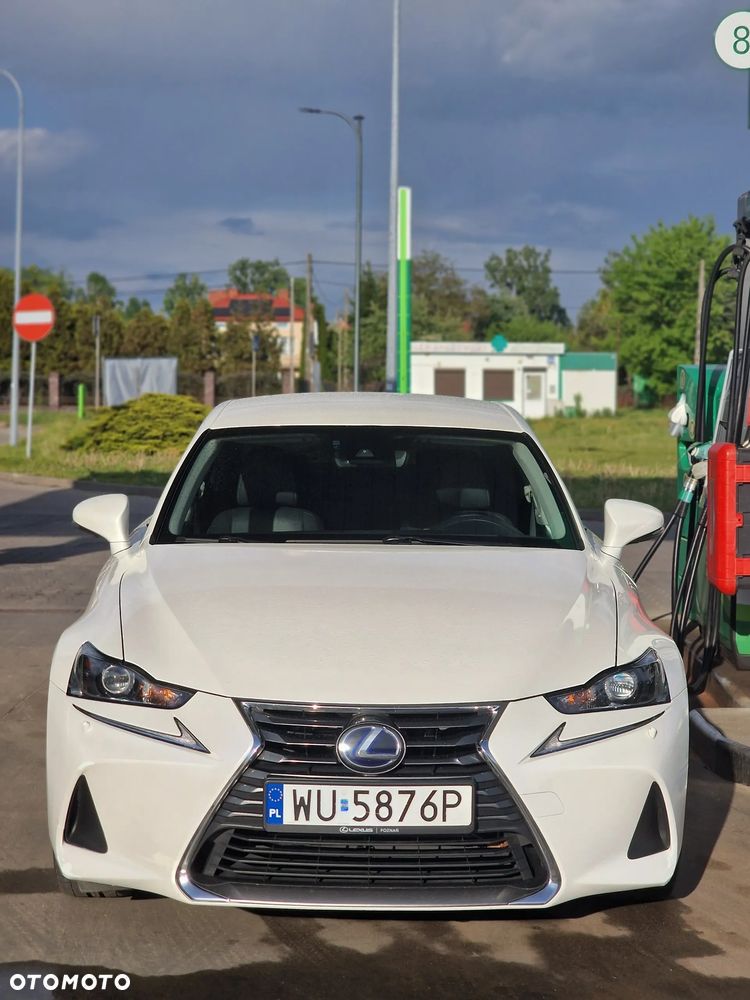 Lexus IS 300h Elegance - 33
