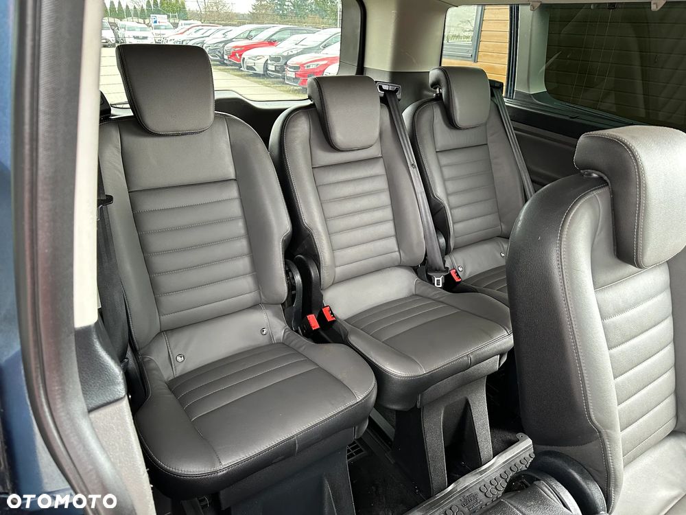 Ford Tourneo Custom - 27