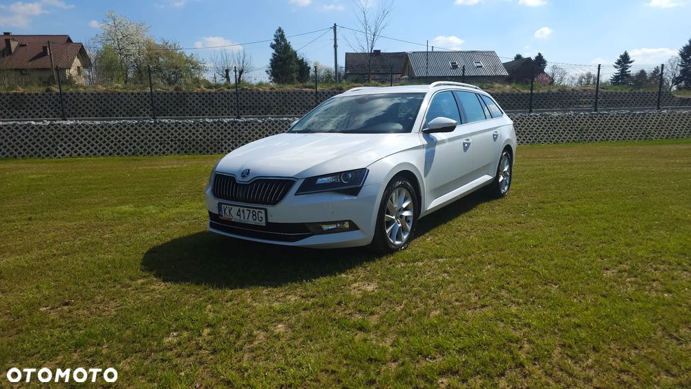 Skoda Superb 2.0 TDI Style DSG - 2