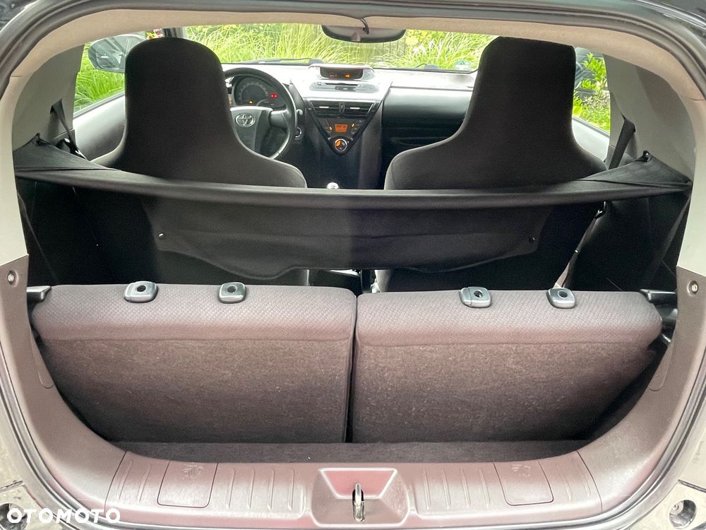 Toyota iQ 1.33 - 21