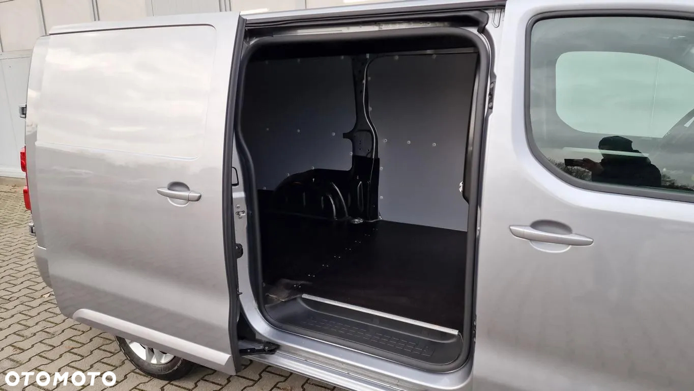 Opel Vivaro Extra Long - 14