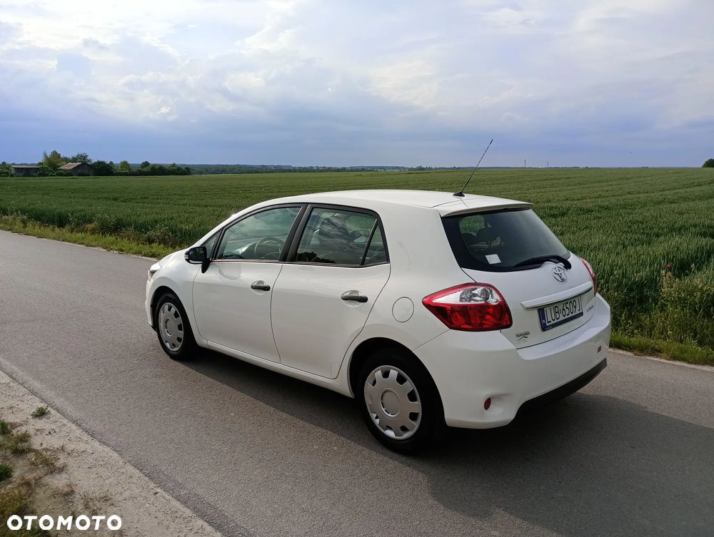 Toyota Auris 1.33 VVT-i - 5