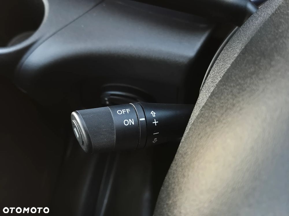 Iveco Daily 35C16 Hi-Matic, kontener 8PAL, winda 750KG, 133 600KM, klimatyzacja, webasto, drzwi boczne - 13