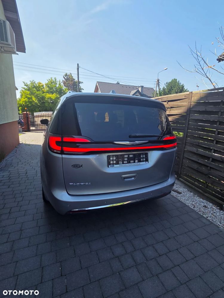 Chrysler Pacifica - 28
