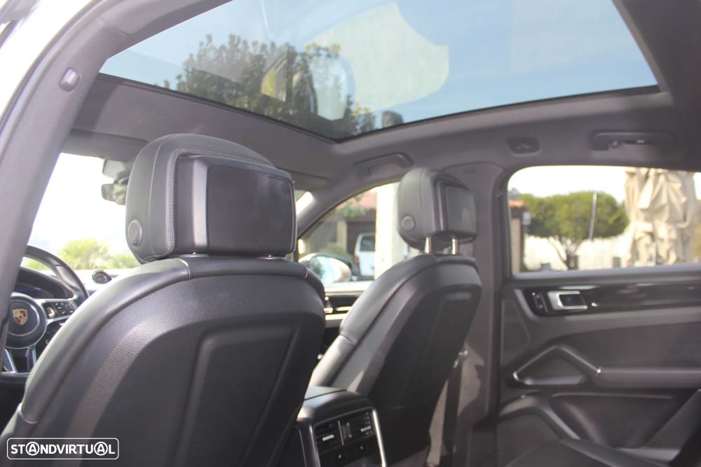 Porsche Cayenne Coupé Tiptronic S Platinum Edition - 48