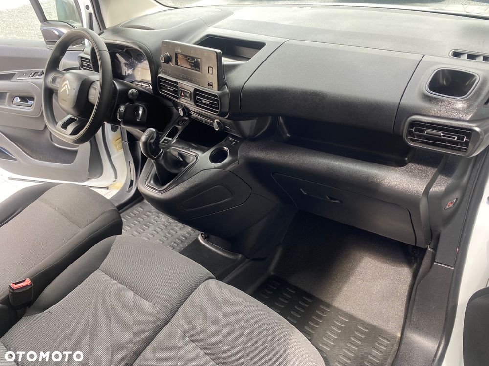 Citroën BERLINGO 1.6 HDI, MAX długi, 3-osobowy, klimatyzacja, zakupiony w salonie w Rzeszowie - 26