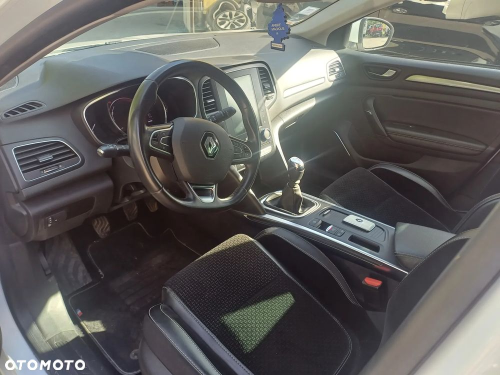 Renault Megane TCe 140 GPF INTENS - 11
