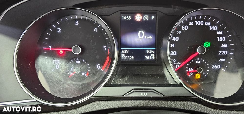 Volkswagen Passat 2.0 TDI SCR DSG Business - 9