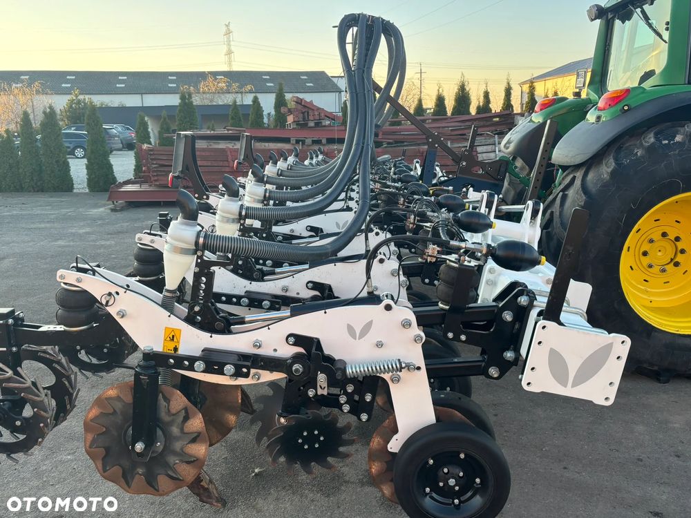 Agrisem Stripcat 10R75HD - 12