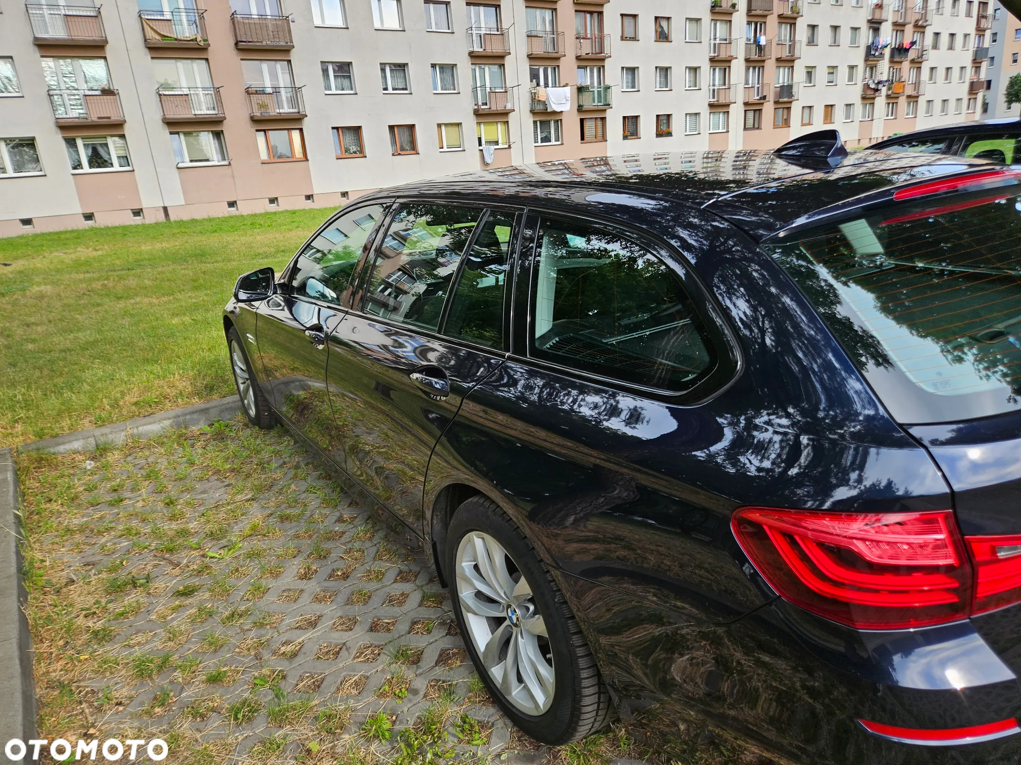 BMW Seria 5 528i Touring Luxury Line - 3